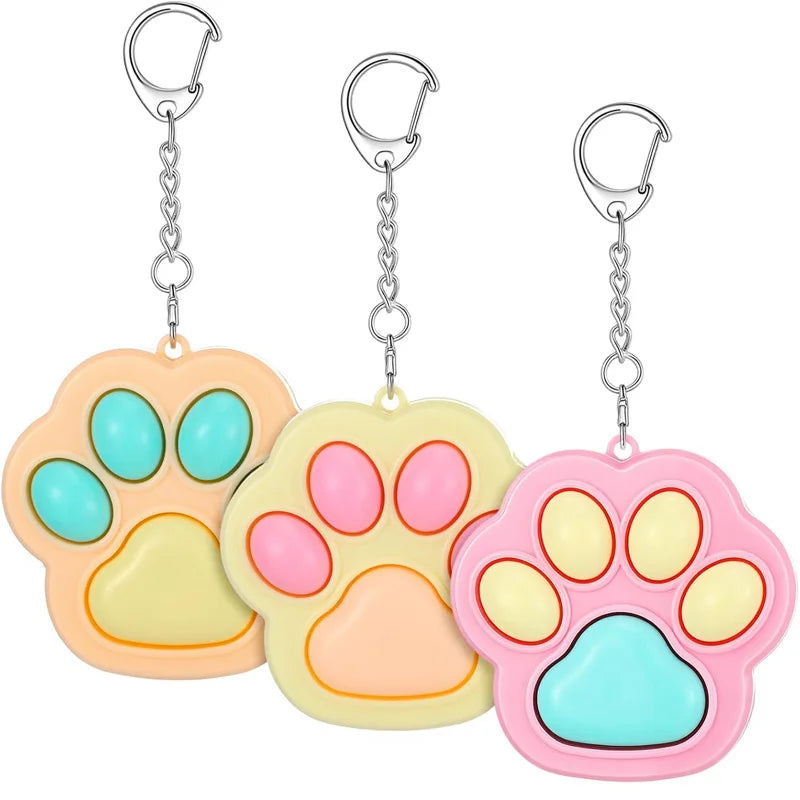 Porte-clés anti-stress patte de chat - en main